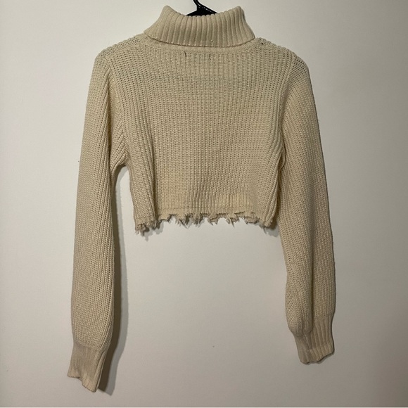 Funnel Neck Distressed Crop Sweater🦋 - Picture 5 of 8